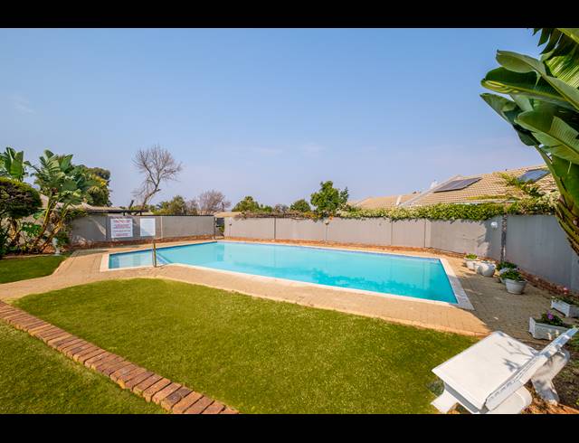 2 BEDROOM TOWNHOUSE FOR SALE IN NORTHWOLD